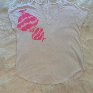 Size Small Lilly Pulitzer T shirt with Pink Shells
